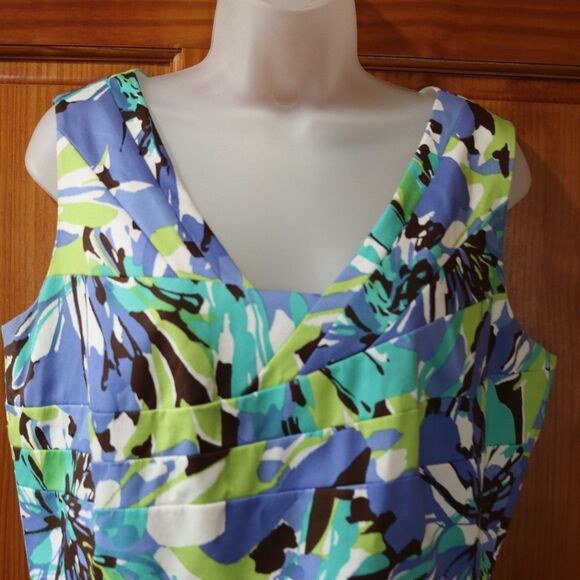 T Tahari Blue & Green Floral V-Neck Sheath Dress | Sleeveless Professional 12 - Picture 2 of 11